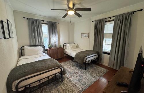 Tulsa House | Unforgettable Stays at HomeSweetHome - Rated 10/10!
