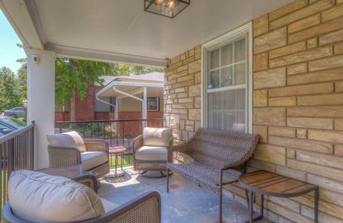 Tulsa House | Unforgettable Stays at HomeSweetHome - Rated 10/10!