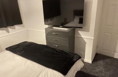 Leicester Villa | Hometel Digs Baby Mansion Can Sleep 18