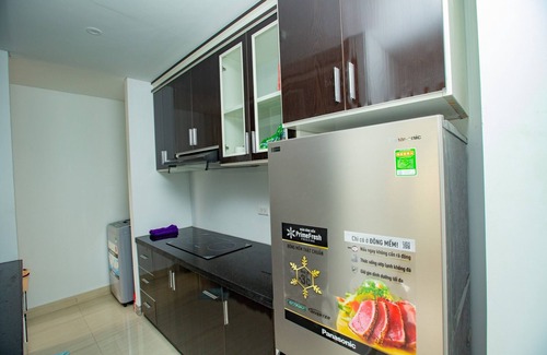 Ha Long Apartment | Modern Hometel in Bai Chay, Ha Long with Kitchen & Spa