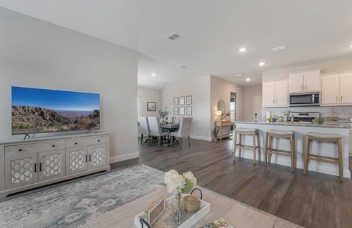 Abilene House | Hometown Haven: Stylish Luxe Retreat in the heart of Abilene!