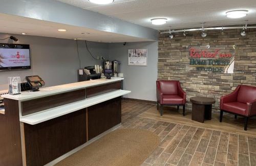 New London Hotel | Family-Friendly HomeTowne Studios in Mystic, New London