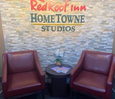 Prattville Hotel | Comfortable HomeTowne Studios with Pet-Friendly Amenities
