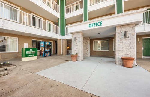 Mesquite Hotel | Budget-Friendly HomeTowne Studios in Mesquite, Dallas