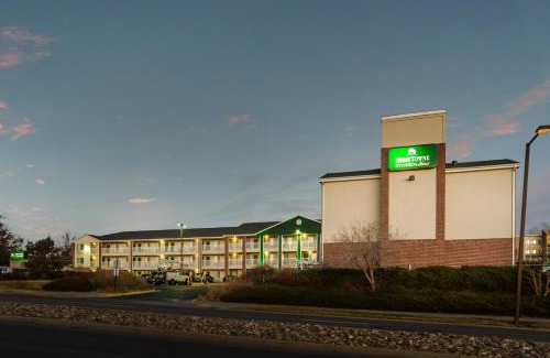 Thornton Hotel | Comfortable HomeTowne Studios with Kitchen in Thornton