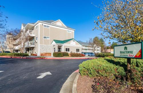 Chamblee Hotel | Budget-Friendly HomeTowne Studios: Family and Accessible Stay