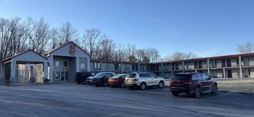 Williamsport Hotel | HomeTowne Studios by Red Roof Hagerstown - Williamsport, MD