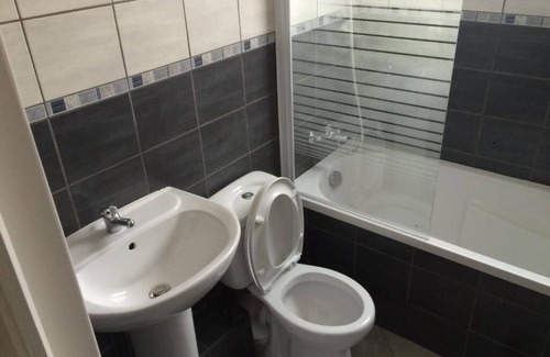 Lille Sud House | Budget-Friendly HOMEWAY LILLE with Breakfast & Family Comfort