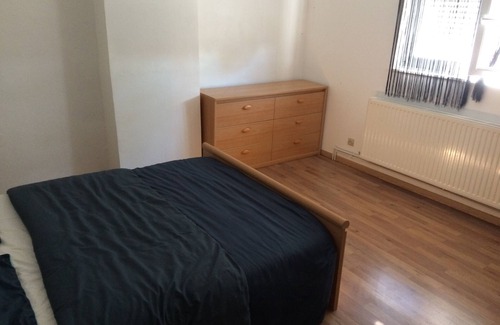 Lille Sud House | Budget-Friendly HOMEWAY LILLE with Breakfast & Family Comfort