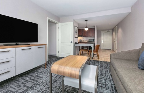 Rock Springs Hotel | Indulge in Comfort at Homewood Suites by Hilton Rock Springs