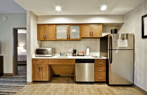 West Chester Hotel | Modern Suites at Homewood by Hilton Cincinnati/West Chester