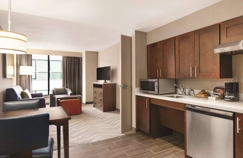 Navy Yard Hotel | Relaxing Homewood Suites by Hilton near Capitol-Navy Yard