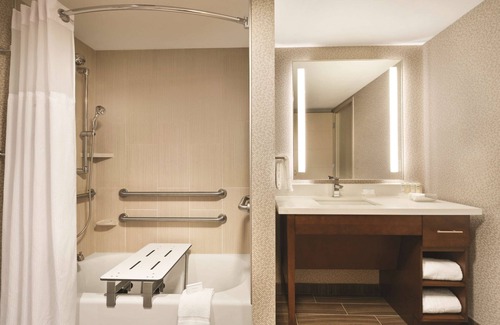 Navy Yard Hotel | Relaxing Homewood Suites by Hilton near Capitol-Navy Yard