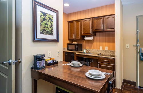 Hoover Hotel | Inviting Homewood Suites by Hilton Birmingham with Pool & Breakfast