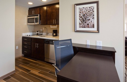 Davenport Hotel | Explore Homewood Suites by Hilton Davenport - Rated 9/10