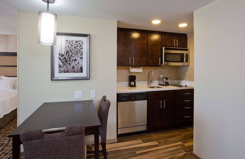 Davenport Hotel | Explore Homewood Suites by Hilton Davenport - Rated 9/10