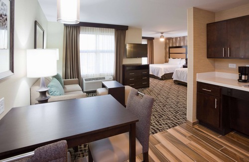 Davenport Hotel | Explore Homewood Suites by Hilton Davenport - Rated 9/10