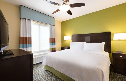 Biggar Hotel | Experience Homewood Suites by Hilton Fort Myers Airport