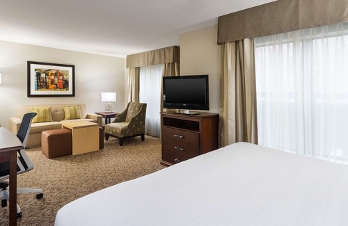 Shreveport Hotel | Relaxing Homewood Suites by Hilton Shreveport with Pool & Spa