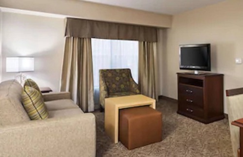 Shreveport Hotel | Relaxing Homewood Suites by Hilton Shreveport with Pool & Spa