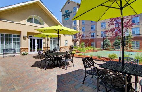 Gateway Hotel | Comfortable Stay at Homewood Suites by Hilton Mississauga