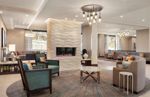 Rosslyn Hotel | Relaxing Retreat at Homewood Suites by Hilton Arlington