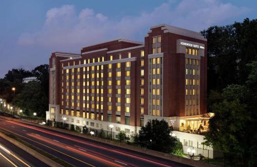 Rosslyn Hotel | Relaxing Retreat at Homewood Suites by Hilton Arlington