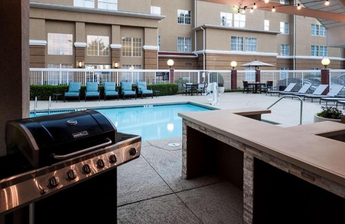 Graysville Hotel | Pet-Friendly Homewood Suites by Hilton Chattanooga Stay