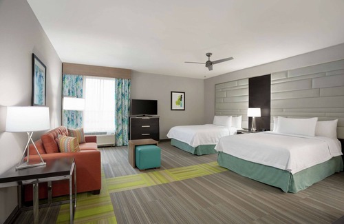 Florence Hotel | Comfortable Homewood Suites by Hilton Florence with Pool