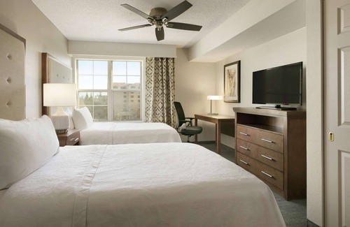 Waldron Hotel | Comfortable Homewood Suites Near Kansas City Airport