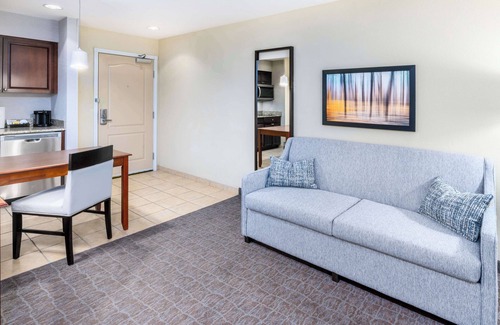Ken Caryl Hotel | Relaxing Homewood Suites by Hilton Denver - Littleton Stay