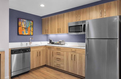Naval Training Center Hotel | Discover Homewood Suites by Hilton San Diego Airport