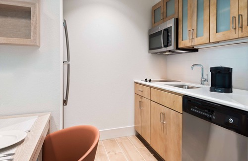Braden River Hotel | Unforgettable Stay at Homewood Suites Sarasota Lakewood Ranch