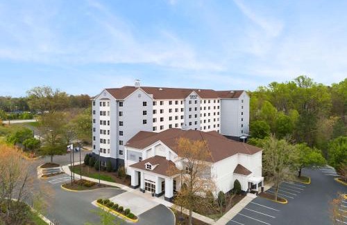 Bermuda Hotel | Comfortable Homewood Suites by Hilton Chester with Hot Tub