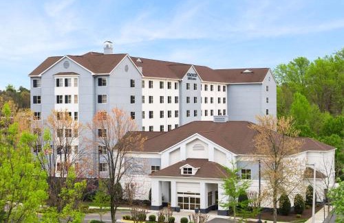 Bermuda Hotel | Comfortable Homewood Suites by Hilton Chester with Hot Tub