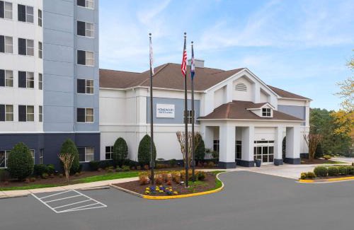 Bermuda Hotel | Comfortable Homewood Suites by Hilton Chester with Hot Tub