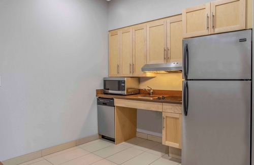 Winnipeg Hotel | Discover Homewood Suites by Hilton Winnipeg Airport-Polo Park