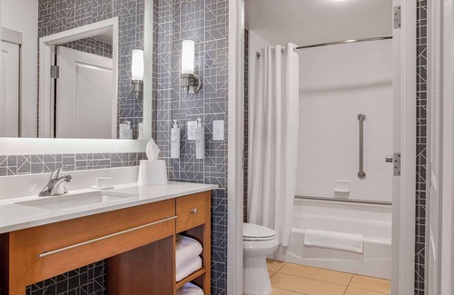 Winnipeg Hotel | Discover Homewood Suites by Hilton Winnipeg Airport-Polo Park