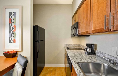 Frisco Hotel | Top-Rated Homewood Suites in Dallas-Frisco with Pool & Spa
