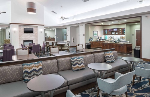 Clovis Hotel | Discover Homewood Suites by Hilton Fresno Airport/Clovis