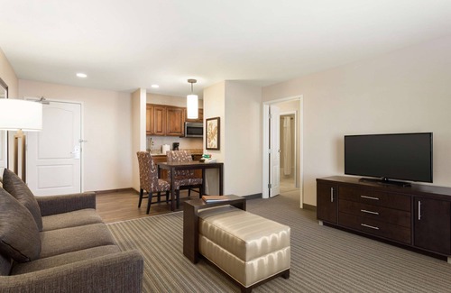 Fargo Hotel | Discover Homewood Suites by Hilton Fargo: Top Amenities Await