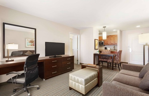 Fargo Hotel | Discover Homewood Suites by Hilton Fargo: Top Amenities Await