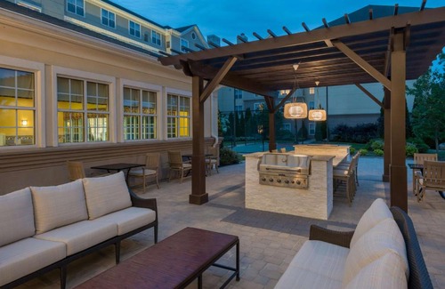 Holyoke Hotel | Inviting Homewood Suites by Hilton Holyoke - Family-Friendly Stay
