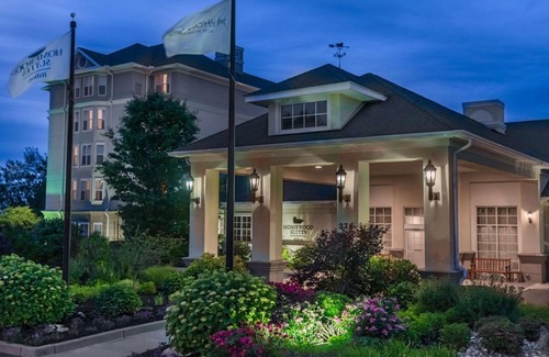 Holyoke Hotel | Inviting Homewood Suites by Hilton Holyoke - Family-Friendly Stay