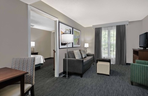 Houston Hotel | Discover Homewood Suites by Hilton near NASA with Pool & Breakfast