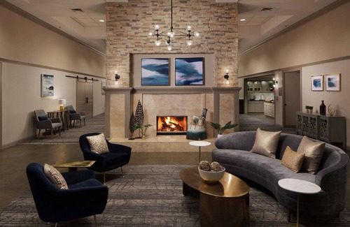 Lubbock Hotel | Cozy Homewood Suites by Hilton Lubbock with Pool & Breakfast