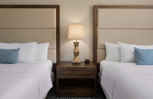 Lubbock Hotel | Cozy Homewood Suites by Hilton Lubbock with Pool & Breakfast