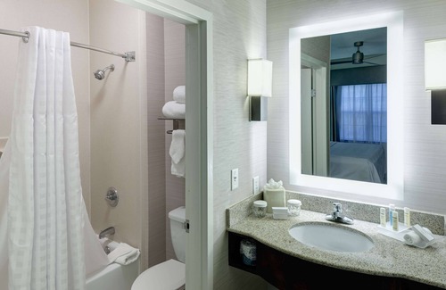 Mahwah Hotel | Comfortable Homewood Suites by Hilton Mahwah with Pool & Spa