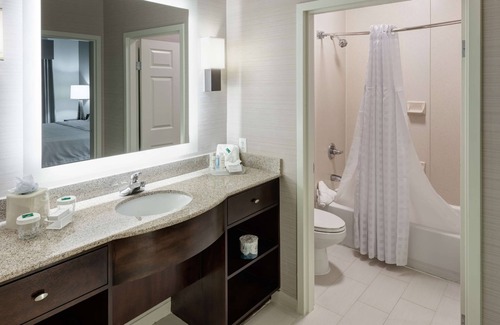 Mahwah Hotel | Comfortable Homewood Suites by Hilton Mahwah with Pool & Spa