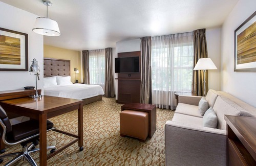 Newark Hotel | Premium Homewood Suites by Hilton Newark-Fremont Retreat